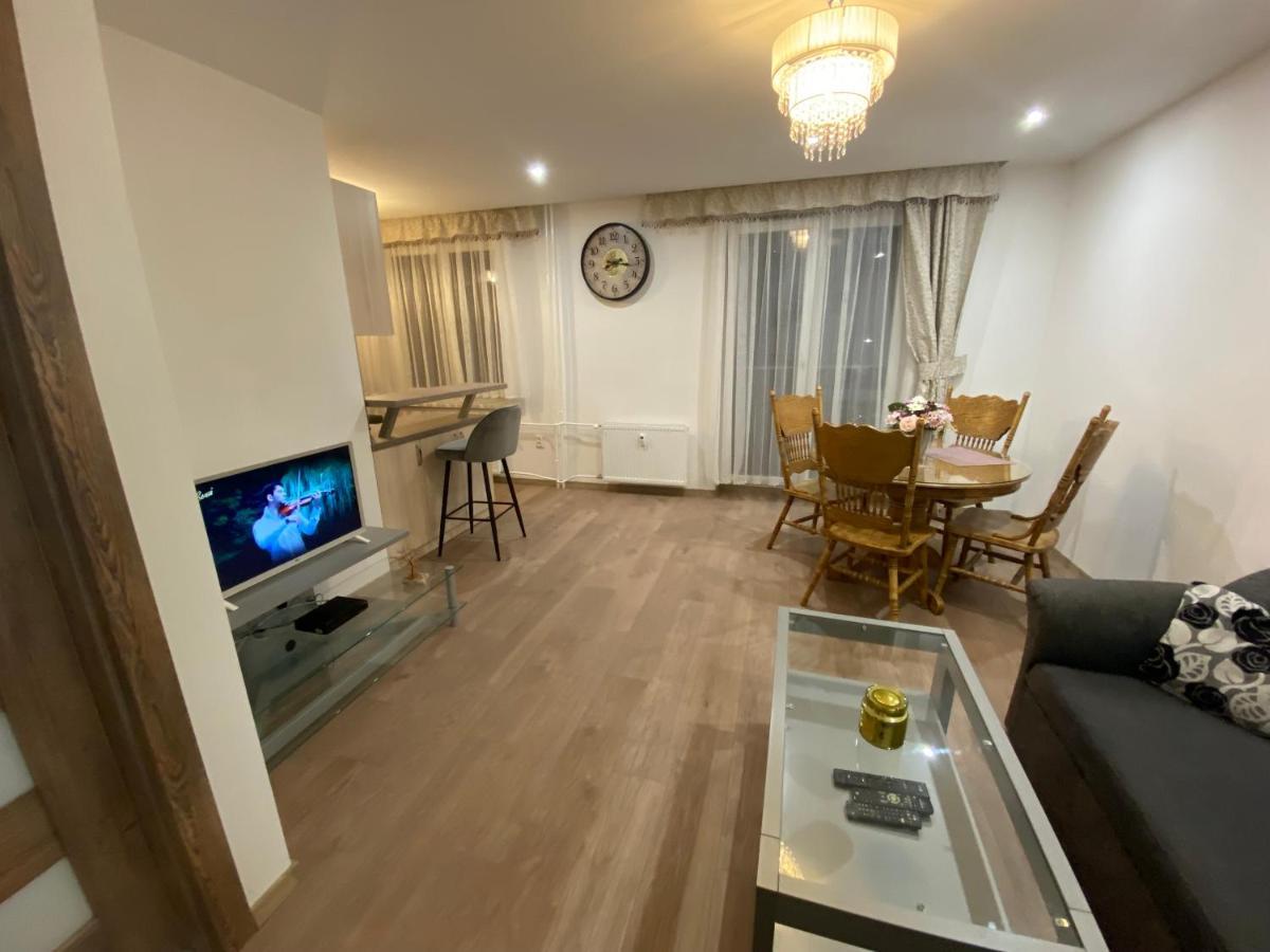 Diana Apartments บาร์เจโอ ภายนอก รูปภาพ